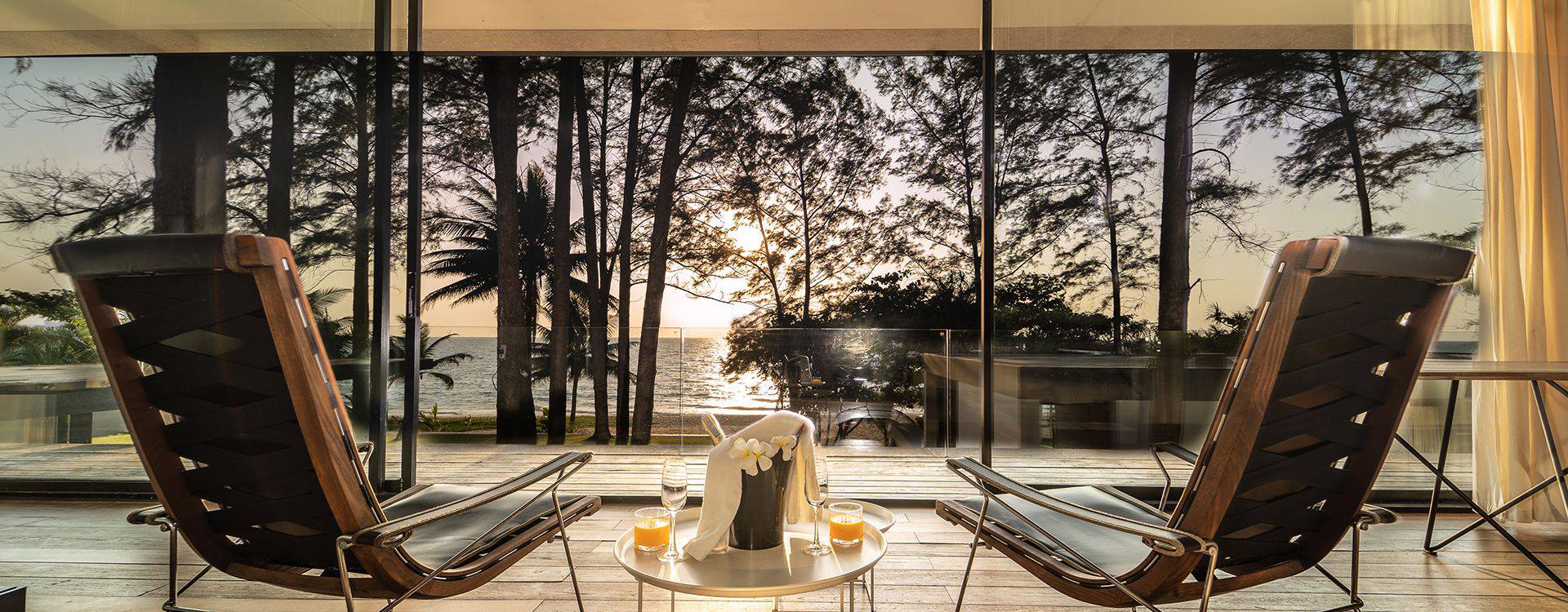 Grand Villa Noi - Stunning ambience, master suite A